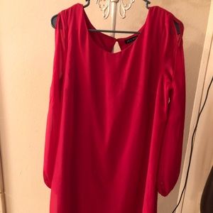 Red loose-fit, long-sleeve dress